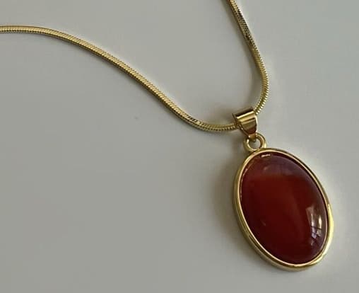 Vintage Red Carnelian Cabochon Pendant detail view