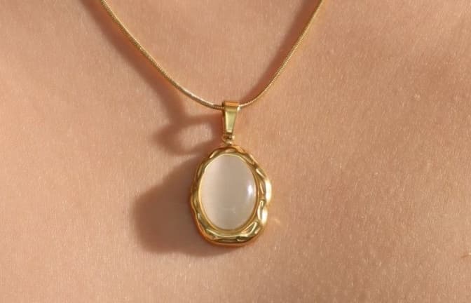 Luminous Moonstone Molten Bezel Pendant detail view