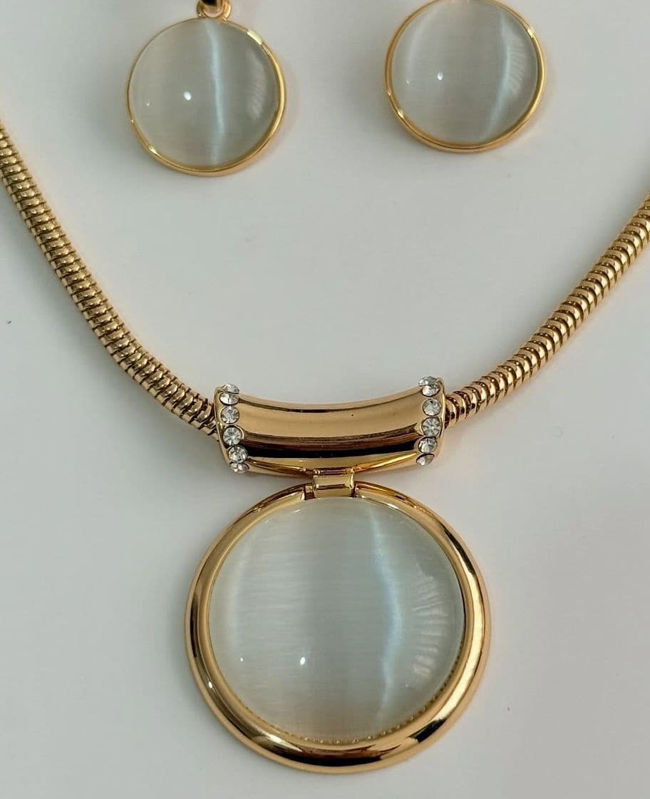 Cat-Eye Moonstone Pendant & Earring Suite detail view